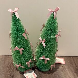 Super Cute Cupcakes and Cashmere Christmas Trees with Pink Bows- Set of 2- NWT